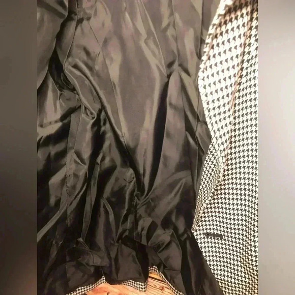 Women’s Crop Blazer - Picture 6 of 16